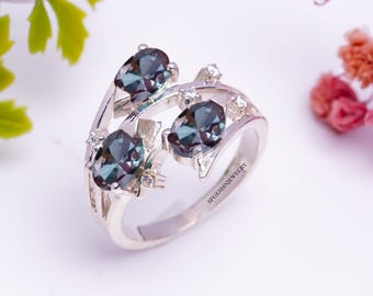 Sterling Silver Ring Vintage Alexandrite Ring Color Changing Ring Engagement Ring Oval Cut Color Change Gemstone Ring Three Stone Ring