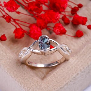 Alexandrite Ring Wedding Ring Color Changing Gemstone June Birthstone Ring Silver Alexandrite Ring
