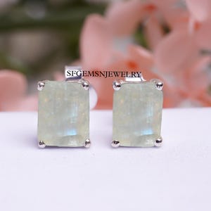 天然レインボームーンストーンスタッドピアス - チャームスタッドピアス - 八角形ムーンストーン宝石ピアス - レインボーピアス - 誕生石スタッドピアス