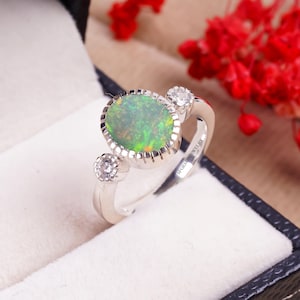 Erstaunlicher Feueropal Verlobungsring Sterling Silber Ring, Cabochon Opal Ring, Feueropal, weißer Opal, minimalistischer Ring, Stapelring