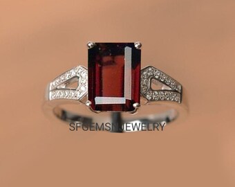 Dainty Garnet Ring-Red Garnet Ring-Women Garnet Ring-Silver Garnet Ring-Vintage Garnet Ring-Rectangle Garnet Ring-Halo Garnet Ring