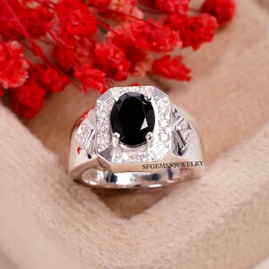 Natural Black Onyx Ring Oval Cut Men&#39;s Black Gemstone Ring Sterling Silver Solitaire Engagement Ring
