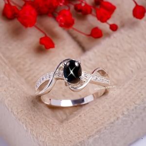 Lindy Star Ring Star Sapphire Ring Engagement Ring Promise Ring Black Star Sapphire Jewelry
