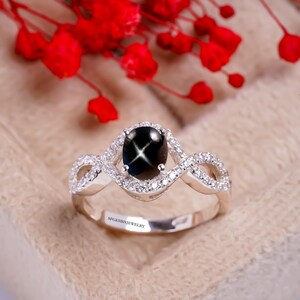 Elegant Black Star Sapphire in 925 Sterling Silver Ring Black Lindy Star For Women