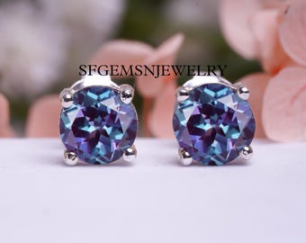 Pendientes de alejandrita, delicados pendientes de alejandrita, pendientes de alejandrita morados y verdes de corte redondo, pendientes de alejandrita, alejandrita