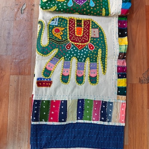 Indische mehrfarbige Elefant Design Luxus & moderne traditionelle Baumwolle handgefertigte Bettwäsche Tischdecke, Tagesdecke, Wanddekor, Überwurf, Tischdecke