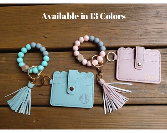 Llavero de pulsera personalizado con monograma para dama de honor, ideal para viajes