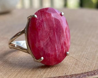Bague rubis brut, ovale 19 mm x 14 mm, argent sterling 925, fait main au Royaume-Uni