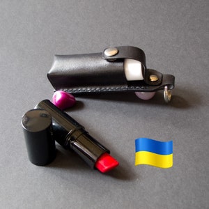 Black leather chapstick holder. Leather lip balm holder. Leather black lipstick case. Leather lip gloss keychain. Made to order