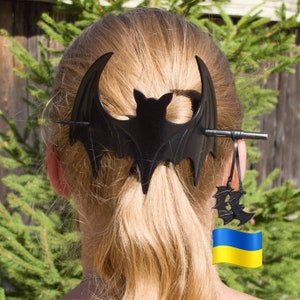 Custom halloween black bat leather barrette. Hand Tooled leather hair slide. With love from Ukraine. Gothic gift for her
