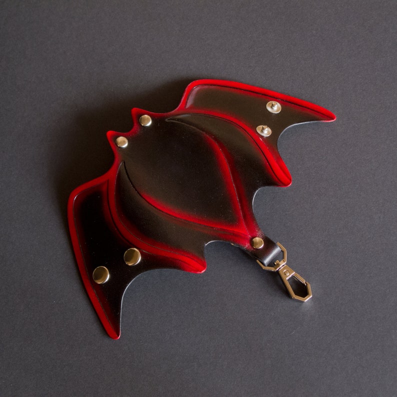 - - - - - - - - - Perfect for - - - - - - - - -
Halloween bat keychain key holder leather is the best 3rd anniversary gift, Girl gift, Valentine's day gift, Mothers day gift, Father's Day gift, Personalized gift, Birthday gift, Housewarming gift, Halloween gift, Sister gift.