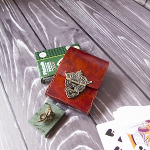 Deck box in vintage style brown leather. Playing card holder. Game cards leather case. Mens Leather Gift