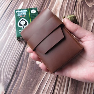 Porta carte da gioco in pelle marrone. Protezione per carte da poker. Custodia per carte da gioco in pelle. Custodia da viaggio per carte da gioco. Regalo per papà