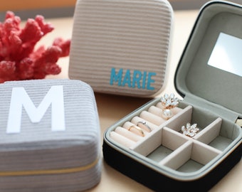 Personalized square velvet jewelry box with velvet mirror