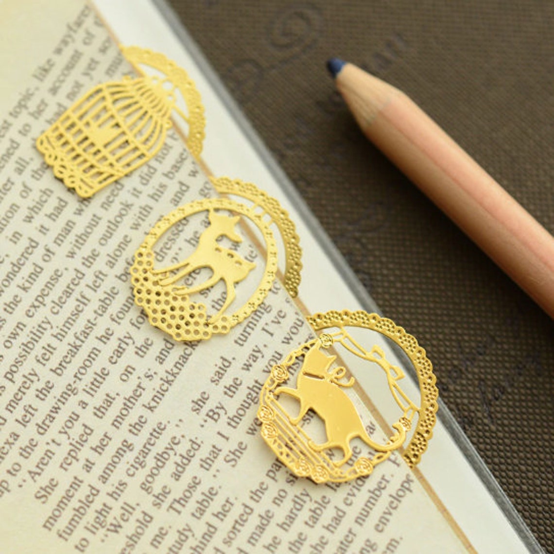 Set of 7 Round Gold Leaf Metal Bookmarks Gold Plated Etsy