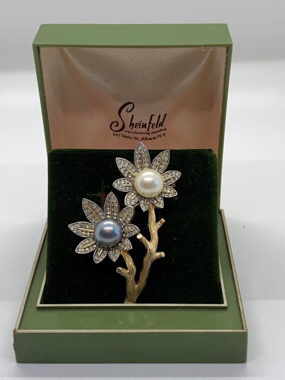 Vintage Trifari Floral Pin