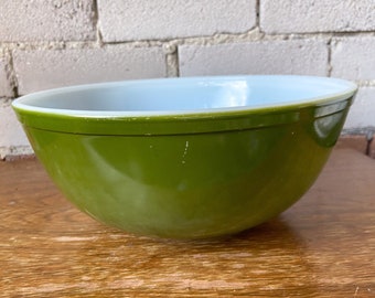 Pyrex 404 Verde Avocado Green qt Mixing Bowl