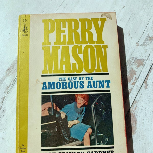 The Case of the Amorous Aunt (Perry Mason Series) by Erle Stanley Gardner - Vintage 1965 Pocket Books Inc Paperback