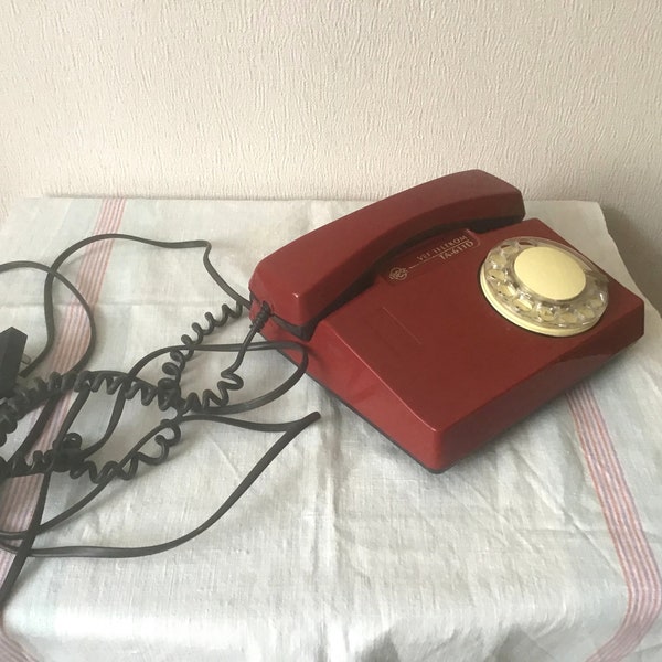 Téléphone vintage rétro bordeaux à cadran rotatif des années 80 - VEF TELEKOM LETTONIE, ancien téléphone, téléphone fixe, idée cadeau, téléphone rétro fonctionnel