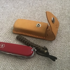 Custodia in pelle per coltelli da tasca - Victorinox, custodia per coltelli in pelle gialla, custodia in pelle per coltello pieghevole tascabile, idea regalo, custodia per coltelli fatta a mano