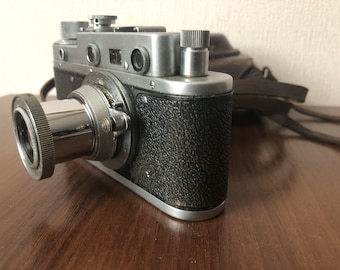 Cámara soviética rusa vintage Zorkiy-S de los años 50, una copia de la legendaria Leica-II de 35 mm.