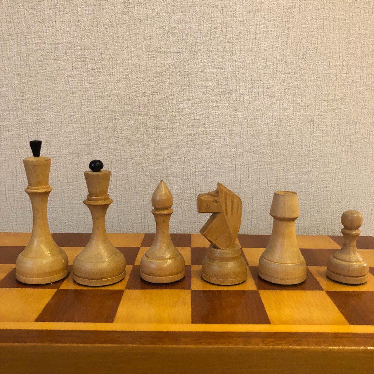 チェスセット　木製板、駒〈ソ連×アメリカ〉 ヴィンテージ ソビエト木製チェスセット – トーナメント オレデジ