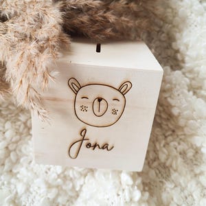 Personalisierte Spardose – Holzspardose mit Tiermotiv und Namen für Kinder