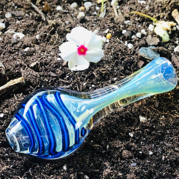 New collection 3.5” Blue & Multicolor Premium Glass Pipe Chillum One Hitter Design Gold Fumed Color Changing Glass pipes Art USA