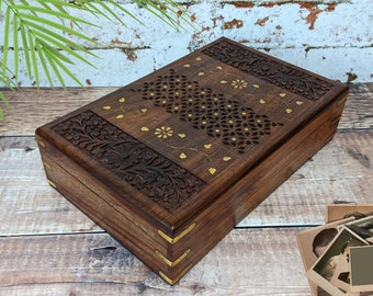 Wooden Box/Mothers day gift/boho Decor/hippie decor/minimalist/Jewellery/floral/for Mum/for him/love gift/boho chic design/carved inlaid