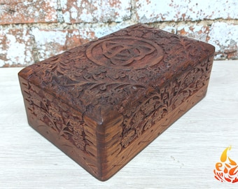 Wooden box triquetra floral/Winter Solstice/triquetra carved/Jewellery box/Pagan gothic gifts for her/boho decor/medium keepsake box/gifts