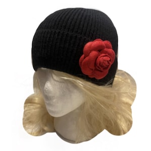 Women&#39;s Black Knitted Ladies Fashion Winter Ski Hat Beanie