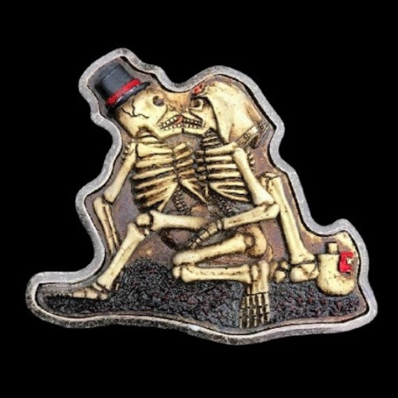 Why do people ship this? Geno I'd a dead skeleton and reaper is