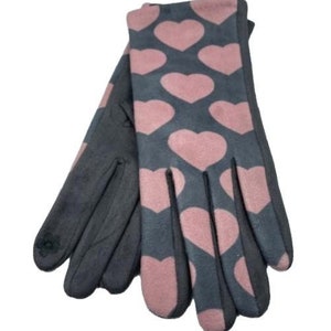 Hearts Print Women&#39;s Winter Fashion Gloves