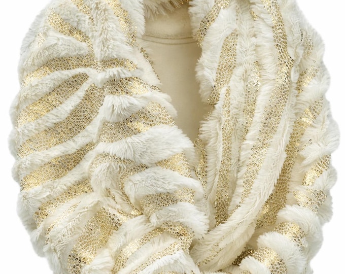 Infinity Plush Scarf Faux Fur New Soft O/S Women's