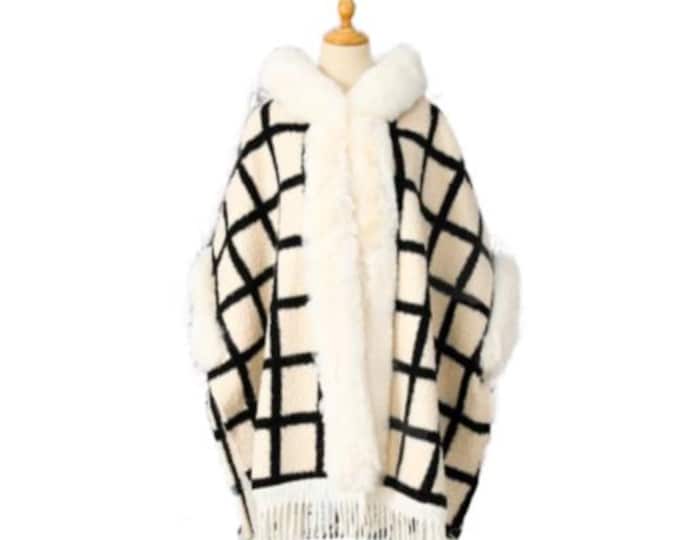 Women's Winter Plaid Poncho Cape With Fringes And Faux Fur