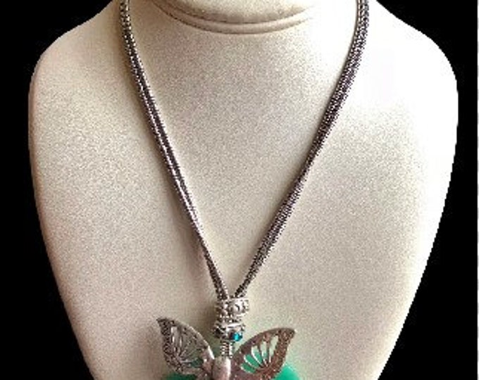 Beautiful Fashion Necklace Jewelry With Butterfly Teal Turquoise Stone