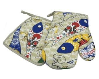 100% Cotton Traditional Portuguese Symbols Oven Kitchen Mitt Set of 2
