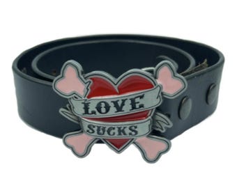 Lucky 13 Love Sucks Heart Skull‎ Crossbones Belt Buckle Y2K Goth Punk Lucky 13 Belt Buckle Love Sucks Text New Original Officially  main image 4
