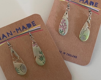 Pastel Nature Embossed Slim Teardrop Dangle Earrings