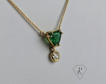 Natuurlijke smaragd triljoen en natuurlijke oud-Europese geslepen diamant van 14 kt (585) geelgoud, handgemaakte massief gouden ketting