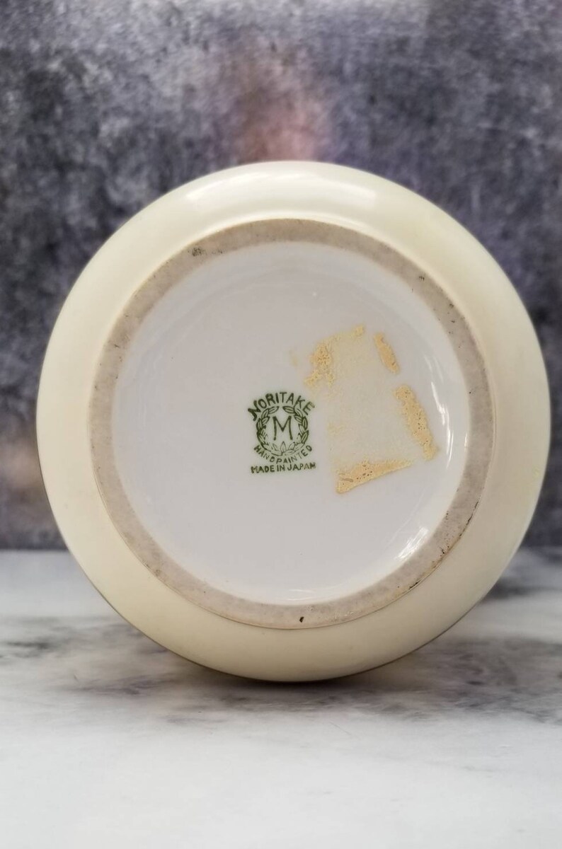 Vintage Noritake MORIMURA Handpainted Porcelain double-handled vase with gold accents