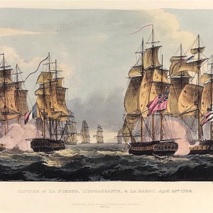 Może przedstawiać: Antyczny nadruk marynistyczny przedstawiający bitwę morską z kilkoma żaglowcami na morzu. Statki mają powiewające żagle i flagi, z dymem z dział. Nadruk zatytułowany "CAPTURE OF LA POMONE, L'ENGAGANTE, A LA RABET, April 23rd 1794."