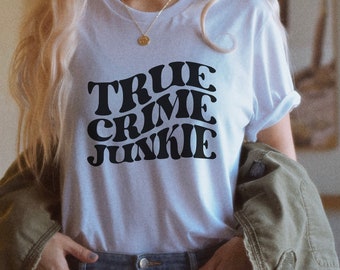 Camiseta true crime, camiseta True Crime, camiseta gráfica True Crime Junkie, camiseta de programa de televisión crimen, camiseta de murder show, regalo para ella