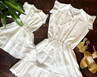 White matching mother daughter dresses,Mommy and me outfits, Mother day from Daughter,Matching outfits, matching  lace flower dresses.