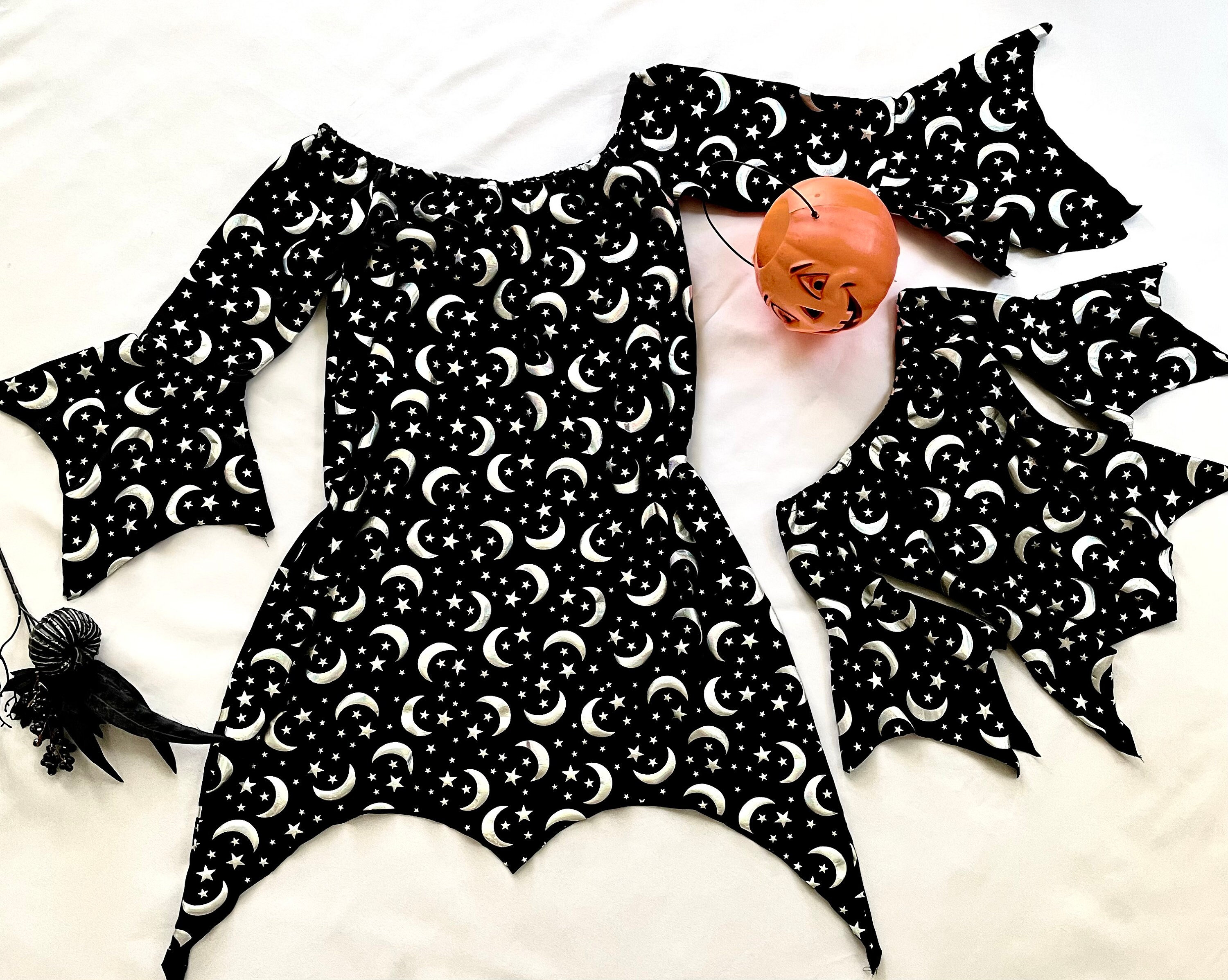 Black star & moon witch dress for mom and Daughter,Matching mother daughter outfits, Mommy and me dresses,Halloween outfits Mommy and me.