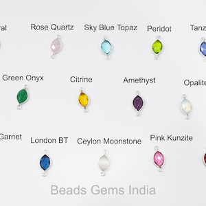 Puede incluir: Surtido de cuentas de piedras preciosas en varios colores, incluyendo coral rojo, cuarzo rosa, topacio azul cielo, peridoto, tanzanita, ónix verde, citrino, amatista, ópalo, granate de Mozambique, topacio azul de Londres, piedra lunar de Ceilán, kunzita rosa y rubí. Las cuentas están engastadas en plata.