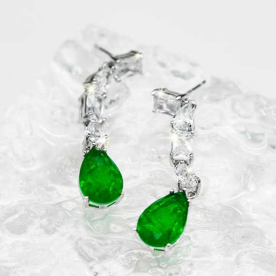Cubic Zirconia Fan Dangle Chandelier Earrings Rhodium on Sterling Silver Cubic Zirconia Fan Dangle Chandelier Earrings Rhodium on Sterling Silver