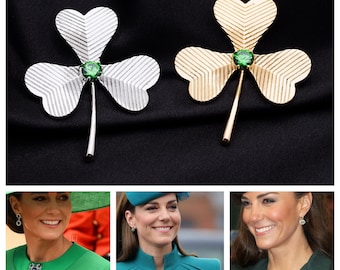 De reproductie van de Irish Guards Regiment Shamrock en Emerald Broche nu in goud of zilver