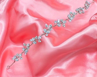 Bridal Hair Vine set with Simulated Diamonds AAA Cubic Zirconia, Rhodium Plated Clover chain design.