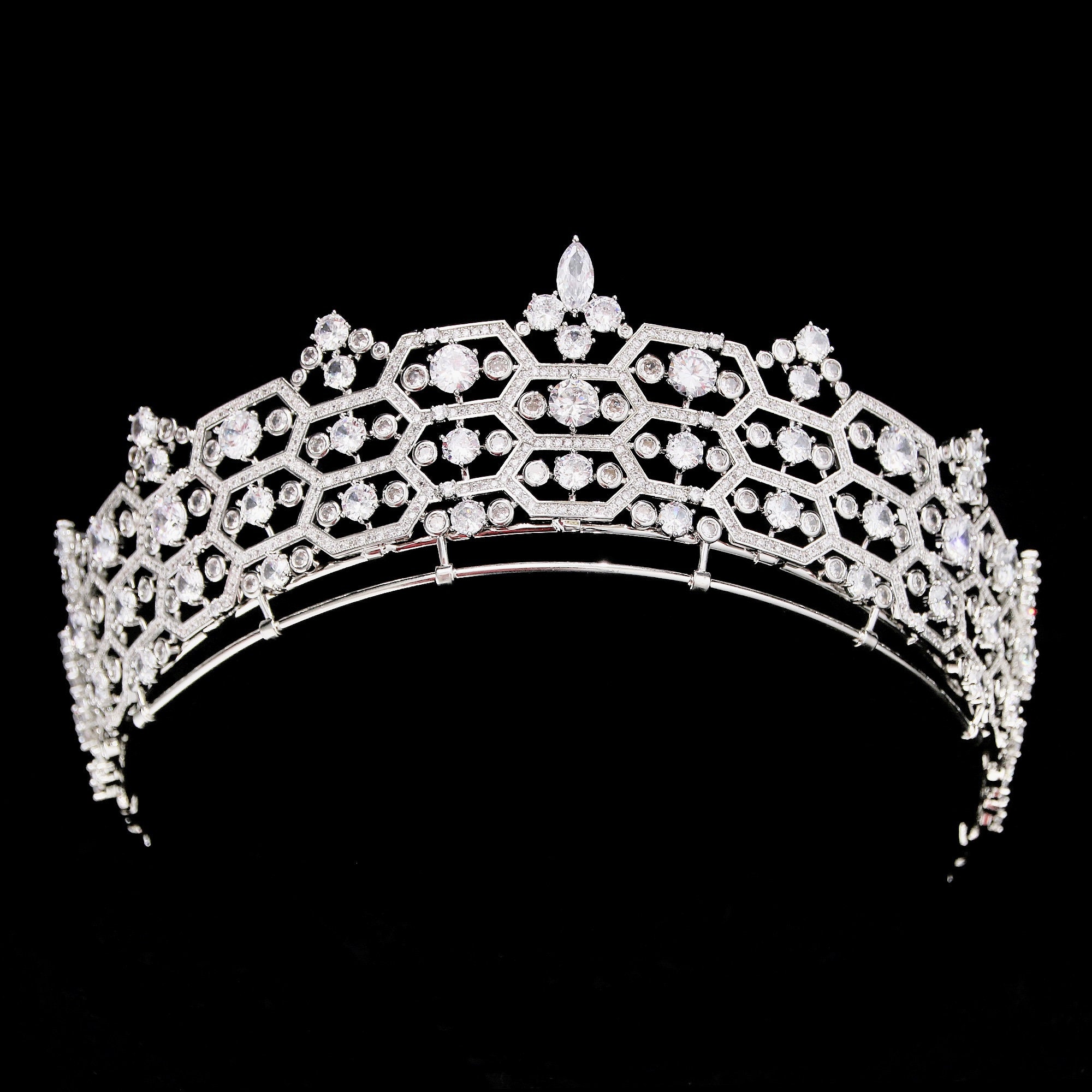 ꧁T̆̈Ĭ̈Ă̈R̆̈Ă̈꧂ The Greville Honeycomb Tiara, Queen Elizabeth Bowes-lyon the Queen
